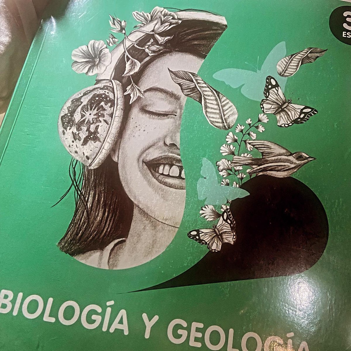 lavecinaceliaca's tweet photo. Esta foto es de un libro nuevo de Biología y Geología de 3º de ESO, editado en 2022, publicado en España por Oxford University Press, que casualmente tiene sede en el Parque empresarial De San Fernando de Henares y al que le estoy escribiendo un email mientras me leéis ⬇️ https://t.co/c0scfg61Nx