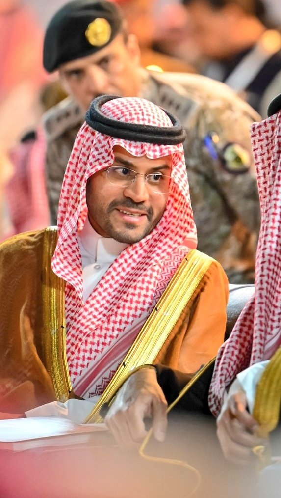 سمو الأمير #فيصل_بن_فهد_بن_مقرن ،، 
#نائب_أمير_منطقة_حائل
اسمح لي أن أفصح عن حبي لكم واعتزازي  
في  كل ماتبذلونه في المنطقة انتم فخرنا وعزنا ،، فحائل وأهلها تحبكم ،، وإشادة سمو الامير #عبدالعزيز_بن_سعد هي إشادة  من كل حائلي محب .. #حائل 🙏❤️
#حايل_مطر 🤍