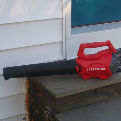 FiremanRich's tweet photo. Day 5 #NaPodPoMo Garage's Rain Gutters Cleaned/Cleared Out With The Leaf Blower . . . .
https://t.co/QidlG0RhRo
#MyAudio #MyVoice #DoingAudio #DoingAudioIsFun https://t.co/lQoBjQfqta