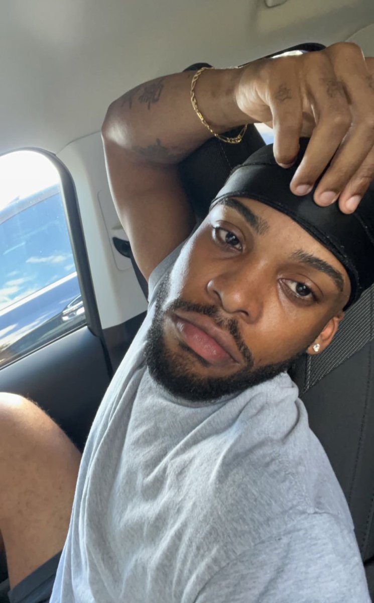 yungtoliet's tweet photo. let me see yall in your durags ! https://t.co/2vQ3e1IZsd