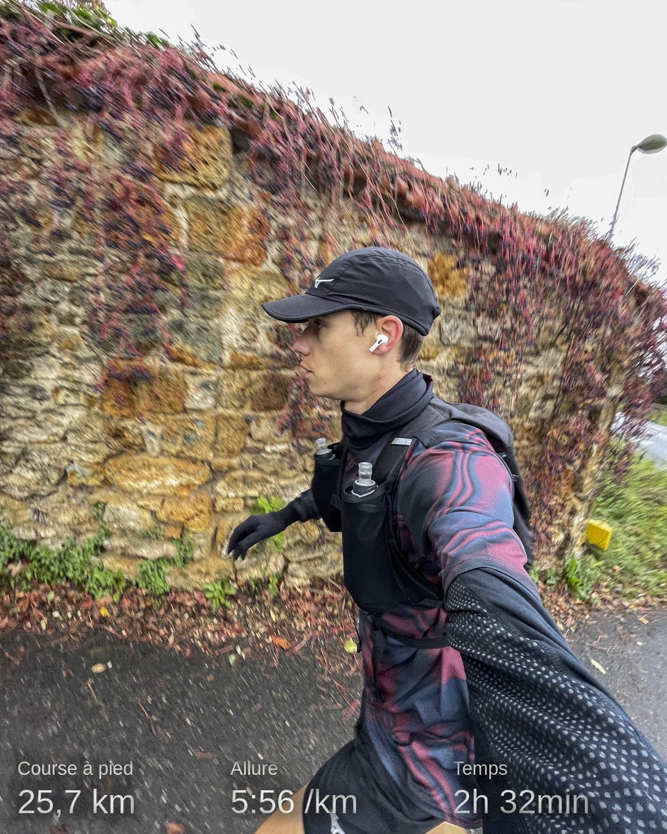 areyoudanny's tweet photo. 30 bornes aujourd’hui, dont 25 en forêt. L’enfer c’est pas de les courir mais de remplir les 4000kcal derrière 🫠 https://t.co/WQnqvXDbSc