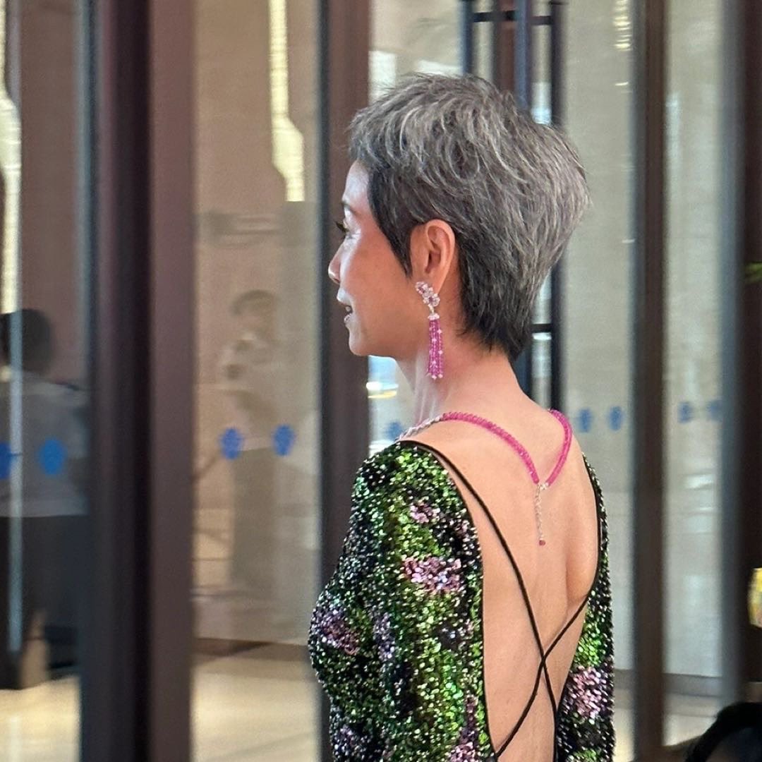 cecilia yip葉童參加金雞百花獎頒獎禮，非常驚艷。雖然沒能拿獎，但觀眾呼聲幾乎最高。