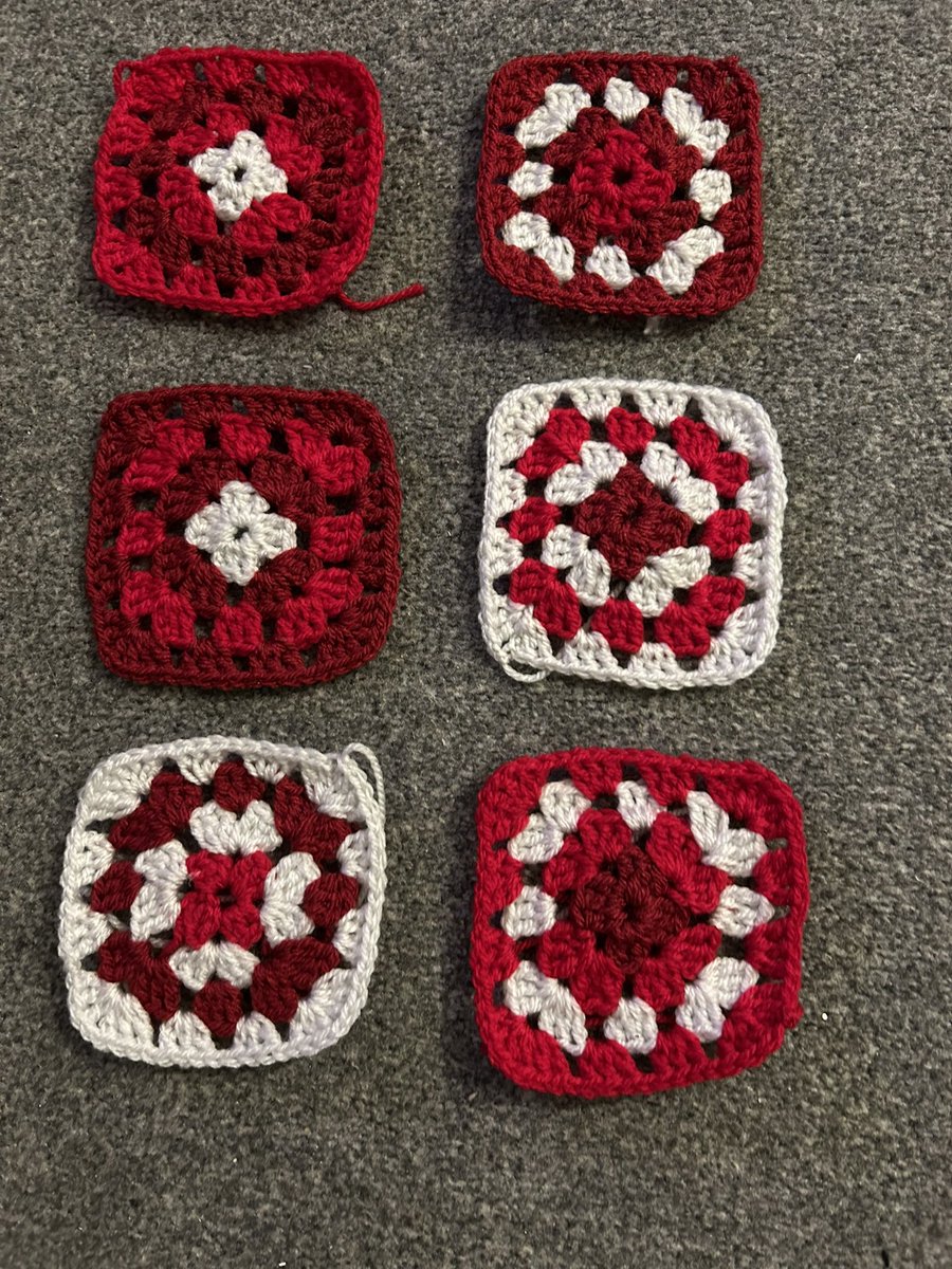 New occupation- cracked it! Only another 90 or so to go to finish H’s blanket 🤣.