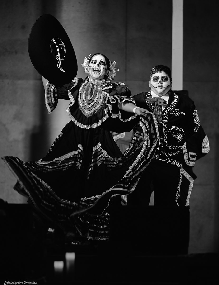 cdw21's tweet photo. #DíaDeLosMuertos #WaterlooPark #AustinTexas #canon #dancers #dancing #culture #austinlife #visitaustin #familyfun #austinparks #bnw #blackandwhitephotography #bnwphotography https://t.co/ud2WaCU1Hp