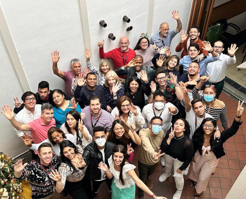 ForoCivicoVzla's tweet photo. Desde el @ForoCivicoVzla nuestro saludo al compañero @fjreyna Feliciano Reyna, presidente de @AccionSolidaria y al equipo que durante 28 años ha trabajado a favor y en defensa de las personas con VIH, el derecho a la salud y #EnDefensaDDHH. 

#VzlaQuiereFuturo https://t.co/uUy0OFfwBU