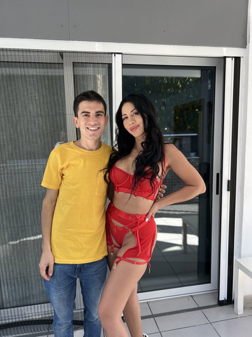 Amazing shoot today with my sweet @jordiporn for @RealRKofficial https://t.co/kPeiAaOFWy<a class="tags" href="/tag/jordiporn">@jordiporn</a>