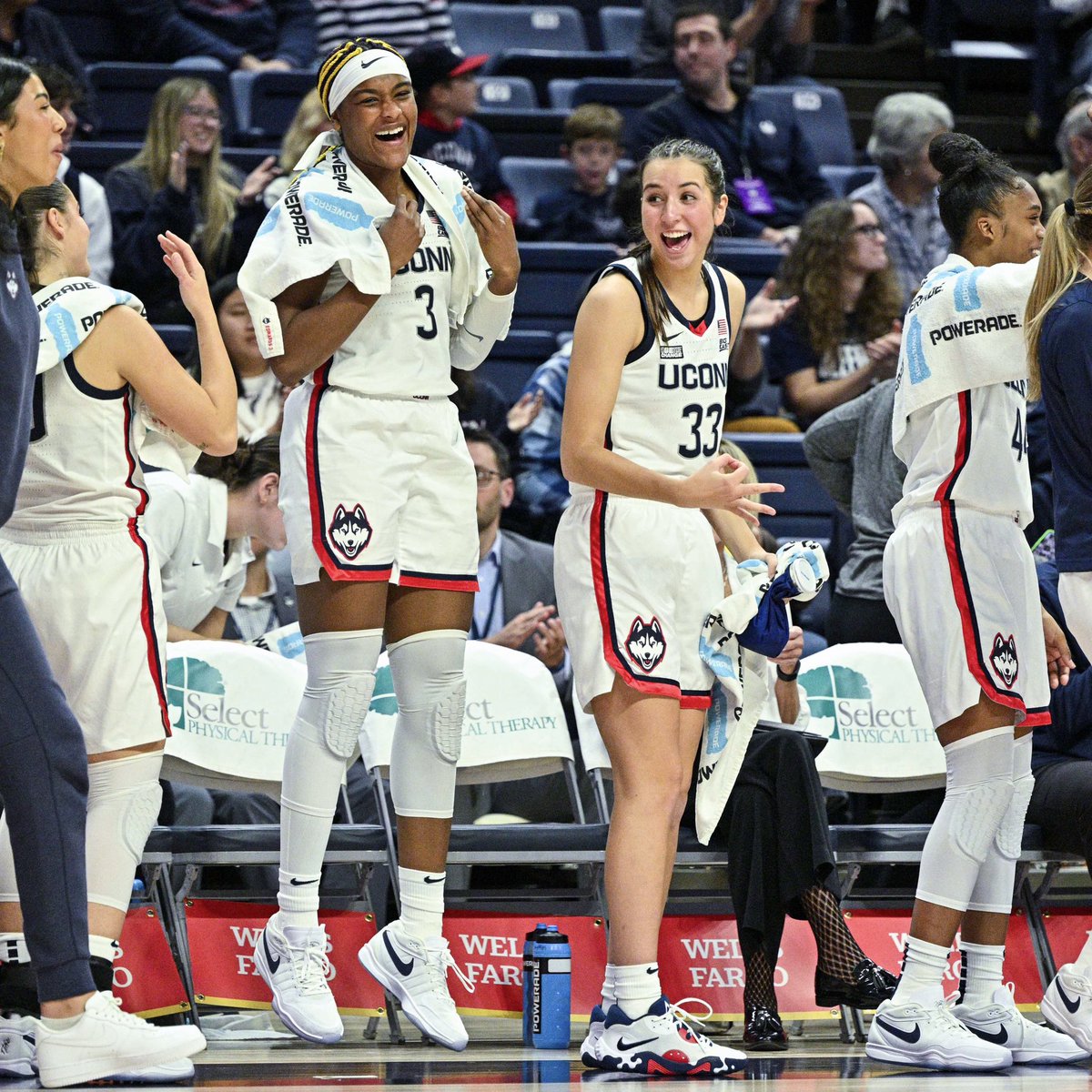 UConnWBB tweet picture