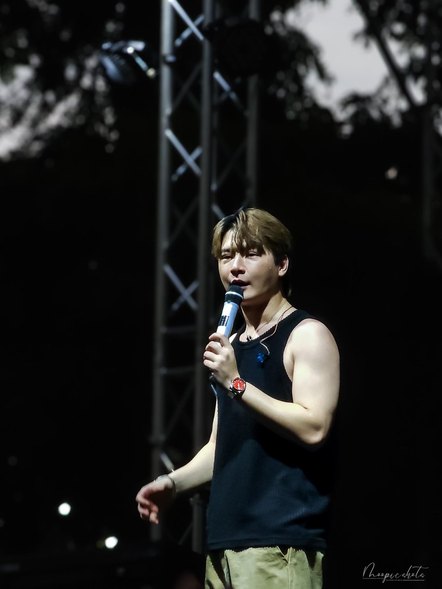 InfinityFSci's tweet photo. คุยเก่งมาก เม้าเก่งมากกกก จอยแบบสุดๆ ขอบคุณ @ThisisCatRadio ที่พา @kristtps มาขึ้นเวทีวันนี้นะคะ สนุกมากๆ ปีหน้าพี่แมวพามาอีกน้าาาา 

#KRISTxcateXpo
#KristPerawat 
#cateXpo
#LEOรวมกันมันส์กว่า 

// S23Ultra ถือว่าคุ้มค่าเครื่องล่ะ  ฉันภูมิใจในตัวแกนะ �� https://t.co/zAwJtsw7QJ