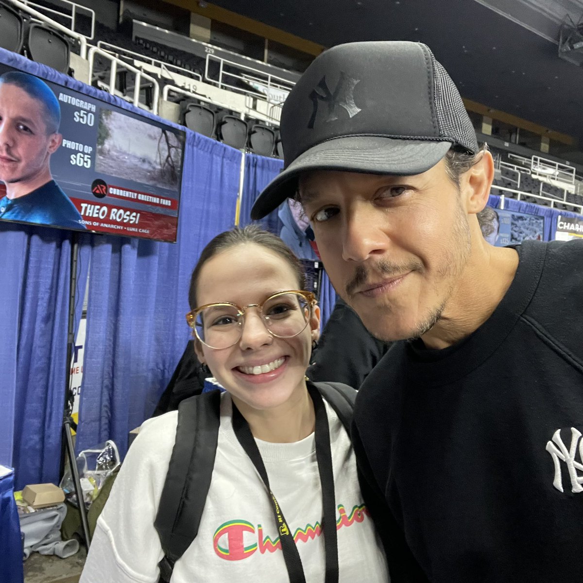 JKelly_99's tweet photo. @candacekellyto @SOAMediaAddicts I am so thankful for this moment! I am so thankful for those who pay it forward! https://t.co/P80u9jP3SC