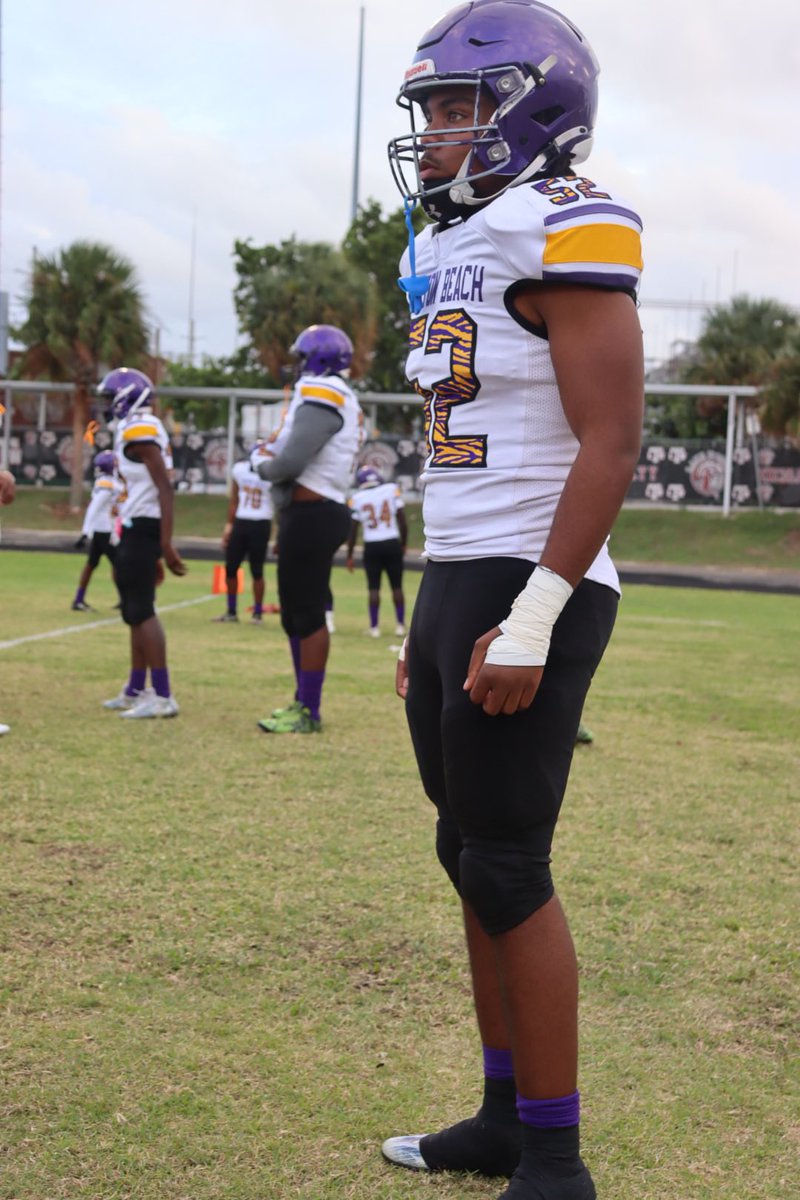 Jordanbaptiste0's tweet photo. END OFF THE SEASON WITH A BANG!!!💪🏽@coachjimvert @BallCoachJoeMo @Coach2Bless @CollegeScoutFL @CoachHicksCU @EraPrep @jarious_smith @TerrenceIsaac1 https://t.co/SRiK6jVeyK