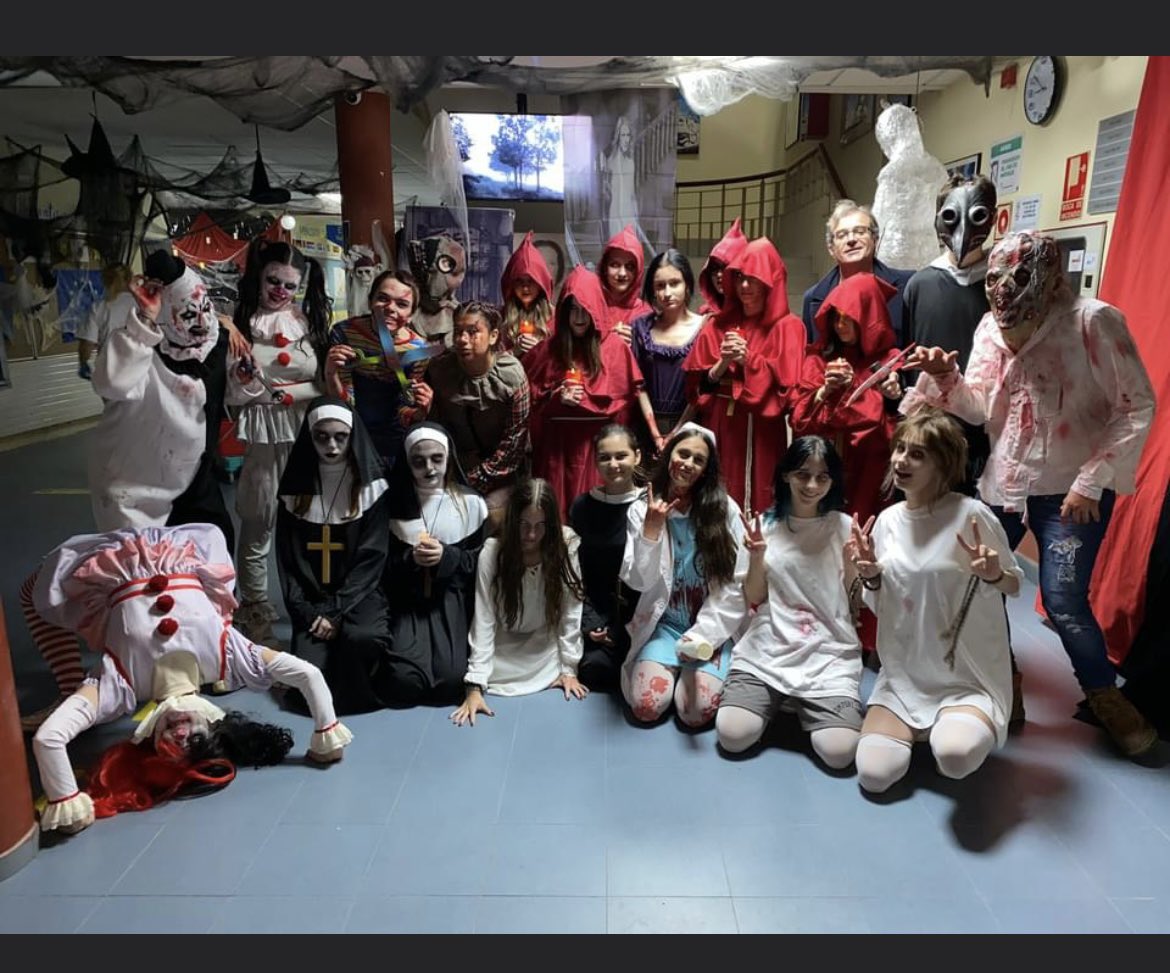 IES Manuel de Falla tweet media