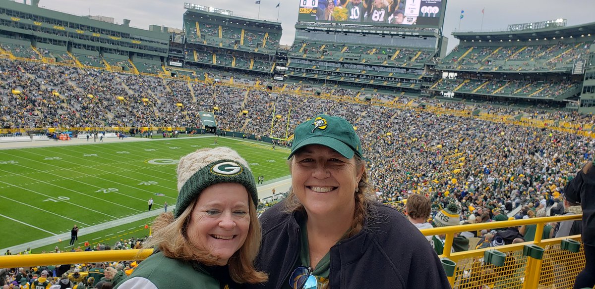 ashort19's tweet photo. @packers @LambeauField #GetLoudLambeau https://t.co/2S1kHHFz0C