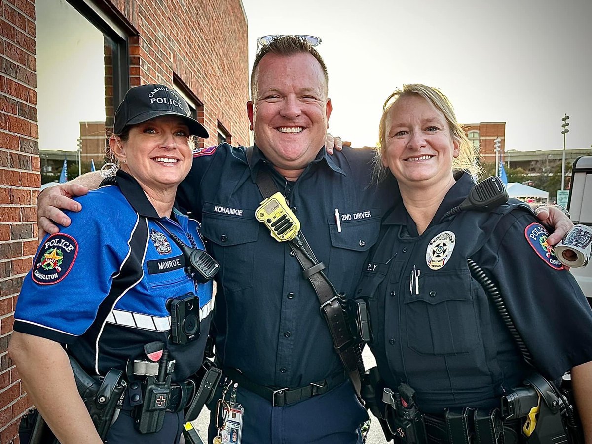 It was a perfect day to be at the Carrollton Festival at the Switchyard yesterday! Our officers, Carrollton Citizens Police Academy Alumni Association volunteers and Carrollton Fire & Rescue were present to keep everyone safe while they enjoyed the festivities.