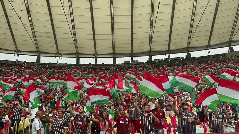 futebolscorebr's tweet photo. #Fluminense anuncia festa com torcida para o dia 12 de novembro. Celebração entre torcedores e jogadores do Tricolor será às 9h do próximo domingo, com direito a trio elétrico, shows e presença da taça no Centro do Rio de Janeiro. #futebolscore #RiodeJaneiro https://t.co/uyl6ZTY7oB