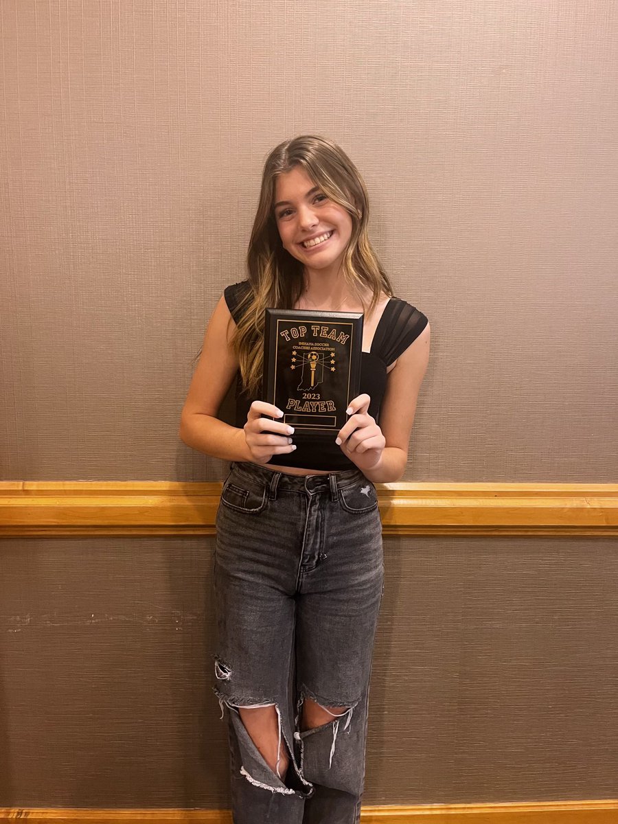 Congratulations to Talia Whitesel who was recognized as our team’s Top Team Player this morning at the @IndianaSoccerCA banquet! Well deserved!