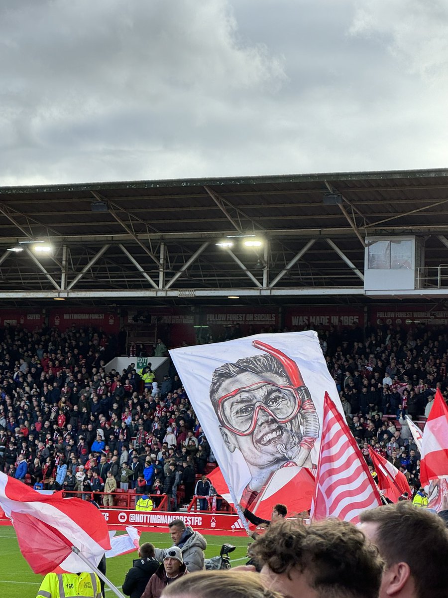 CharlieMorgan20's tweet photo. 3 Points At The World Famous City Ground &amp; Another Special Atmosphere 🔴🙌

Here’s one for you @RyanYates97 🤟 

#nffc #cityground #nottinghamforest #nffcfamily https://t.co/coJPcBpz4G