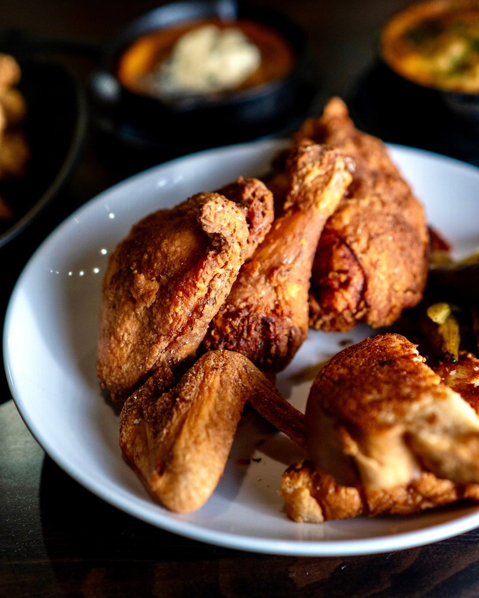 Huddle up, Bellevue! @LegionSportsBar is here to level up your game day with Chef Reginold's soulful spread and cocktails that play for keeps. 🍗🍹 Ready to join the legion of taste champions? 📸 by the MVP @ nelson_yong.