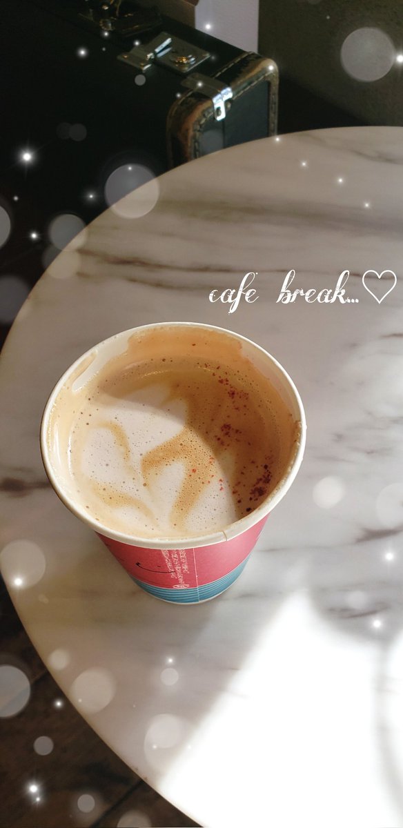 chiiic91422577's tweet photo. 【審査対象投稿】11/6③
カフェで何も考えずにぼーっとできるとリセットできるから私にとって大事な時間。お洒落ぶりたいとかでなくてホッと♡ボーっと♡したいのさ~♪
無の瞬間cafebreak☕私的にパワースポットだから何かうまれるかもしれんし…?🌠
#cafebreak
#KURAUDIA
#withBouquet
#ミクチャ https://t.co/AugCTJOfrv