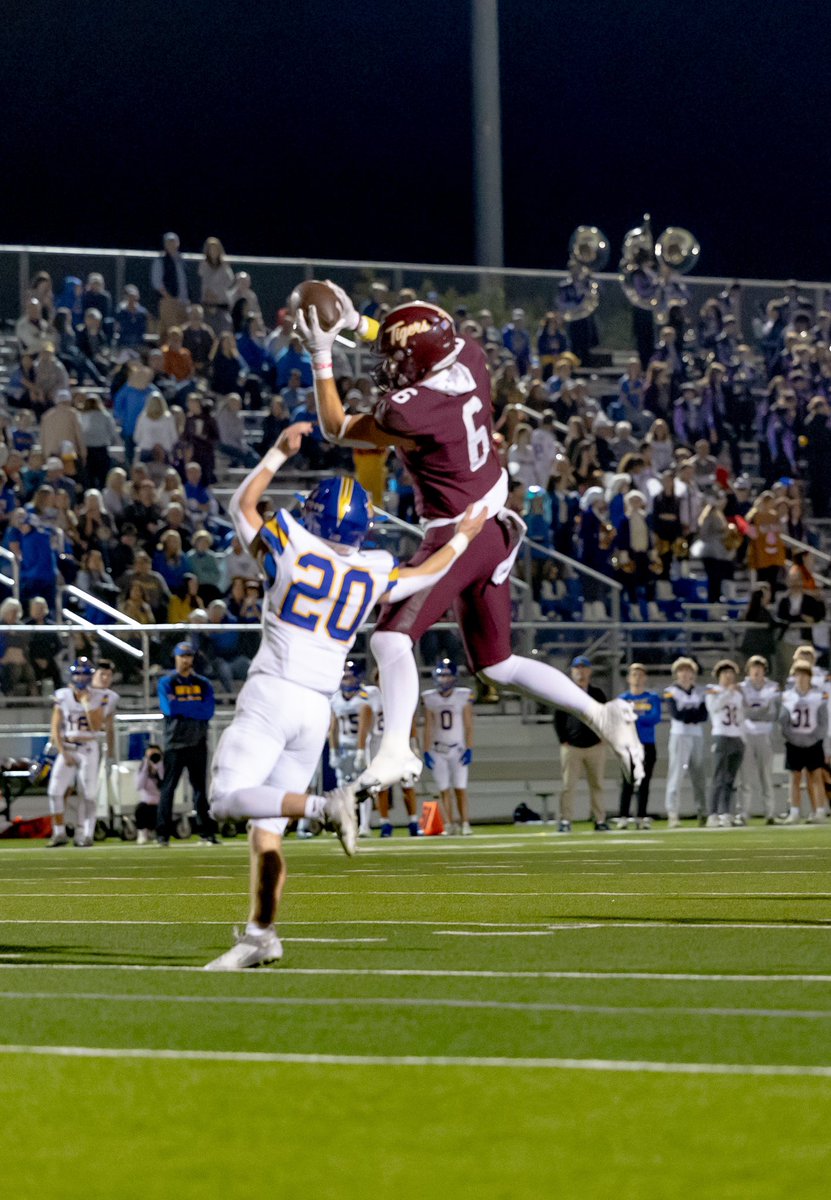 FuerteFoto's tweet image. This guy had another #bignight #headtopsfordays @Kylekoch_ @DrippingTigers @DripFB @PigskinsDs @CoachMW20