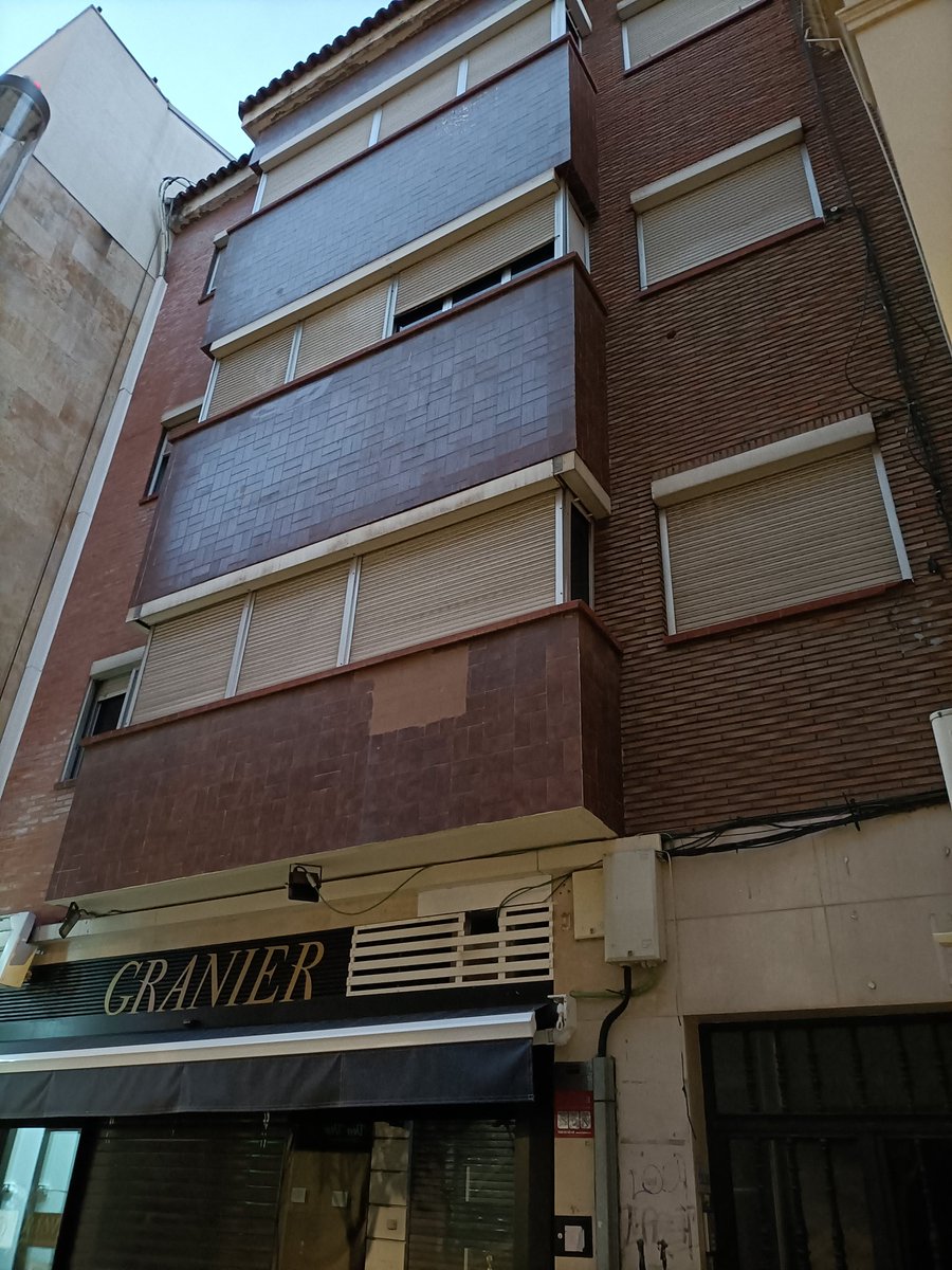SOSCABadajoz's tweet photo. Calle Menacho.

¿Qué percibes sin ser consciente cuando paseas por esta calle? https://t.co/VUONItRAoz