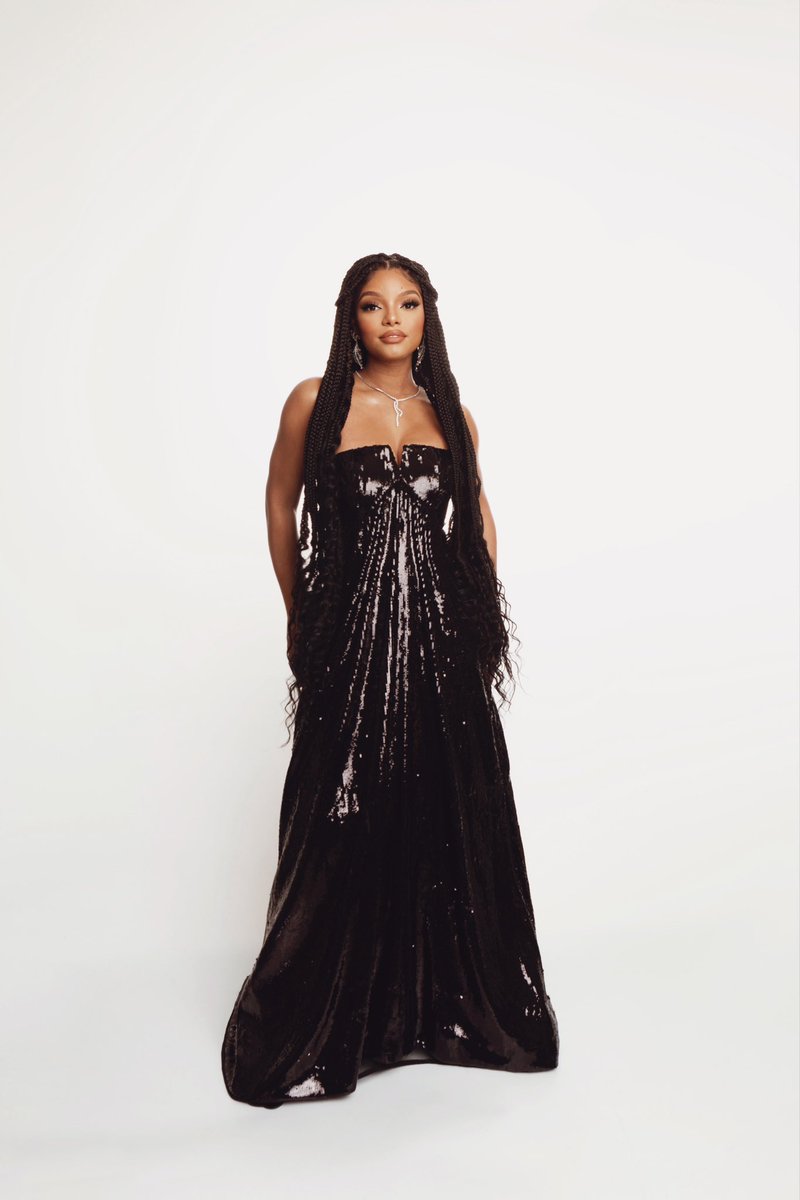 HalleBailey's tweet photo. such a beautiful night at the lacma art + film gallery 🖤✨thank you soo much @gucci for this beautifully made dress that made me feel like a princess 🥰✨ https://t.co/uyPopjJ94o