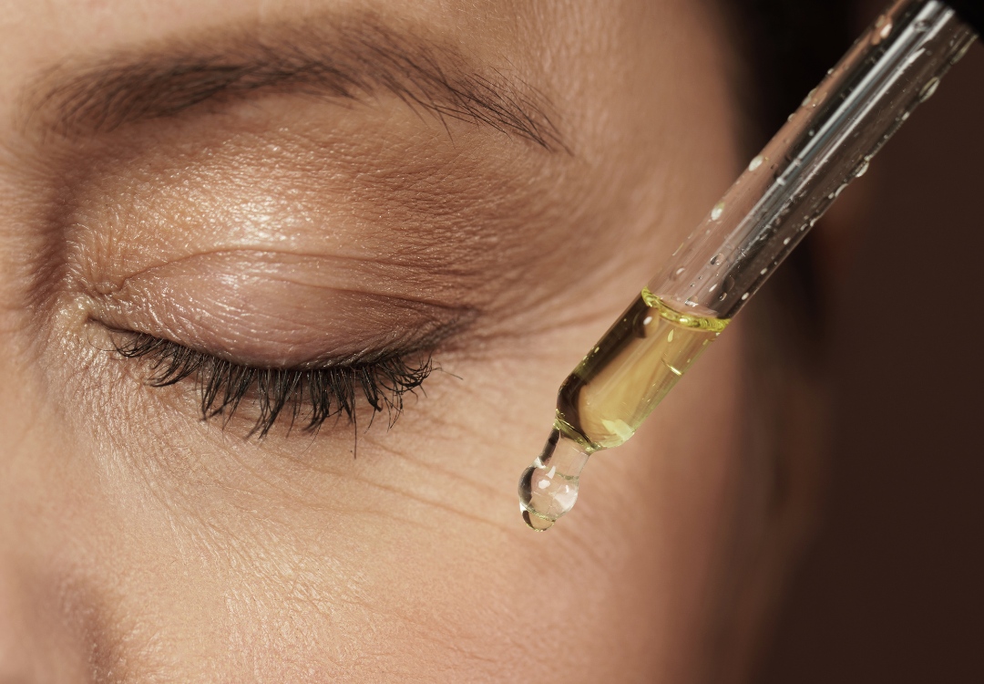 Serums work to address various skin concerns and deliver remarkable results. So let’s go back to basics and explore why they should be an integral part of your skincare routine #ProTips heavenskincare.com/serums-the-sec…