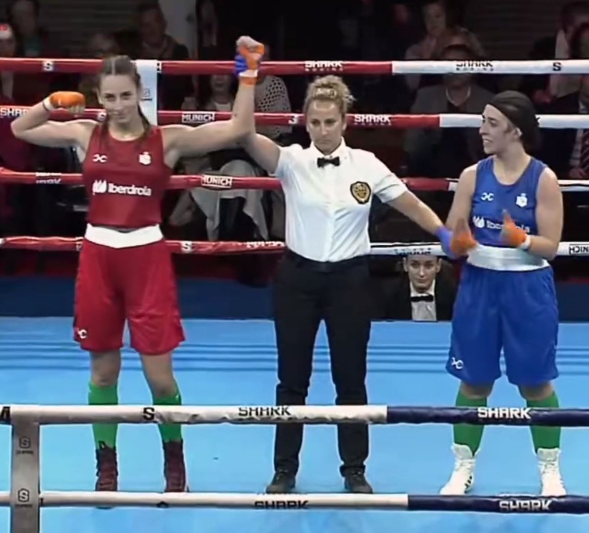 🎉 ¡Felicidades a nuestra campeona y miembro de #PorLaRioja, #CristinaAlesanco, por su victoria en la #CopaIberdrola de Boxeo! 🥊🏅
Tu fuerza y dedicación son una inspiración. ¡A por el #BoxamInternacional! 🥇

#TeamMarín #OrgulloRiojano 🌹👊