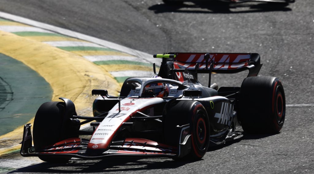 Lap 37/71: We pass the halfway mark in the race. After Zhou’s retirement and Ocon’s pit stop, HUL is currently P13. #HaasF1 #BrazilGP