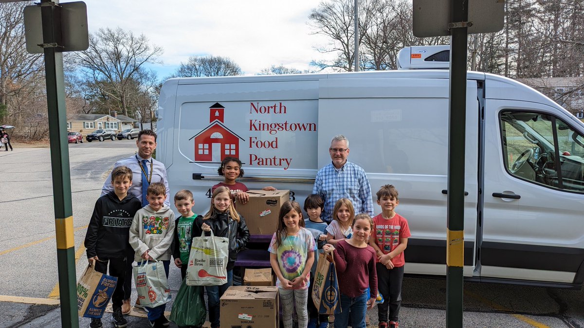 👉 Lend a hand to the North Kingstown Food Pantry!

💵 Your donations help us stretch every penny.
🥫 Drop off food and personal care items.
🕒 Volunteer your time and make a difference.

Ready to help? buff.ly/3QK7Zlh

#GiveBack #NorthKingstown #FoodPantry #Volunteer