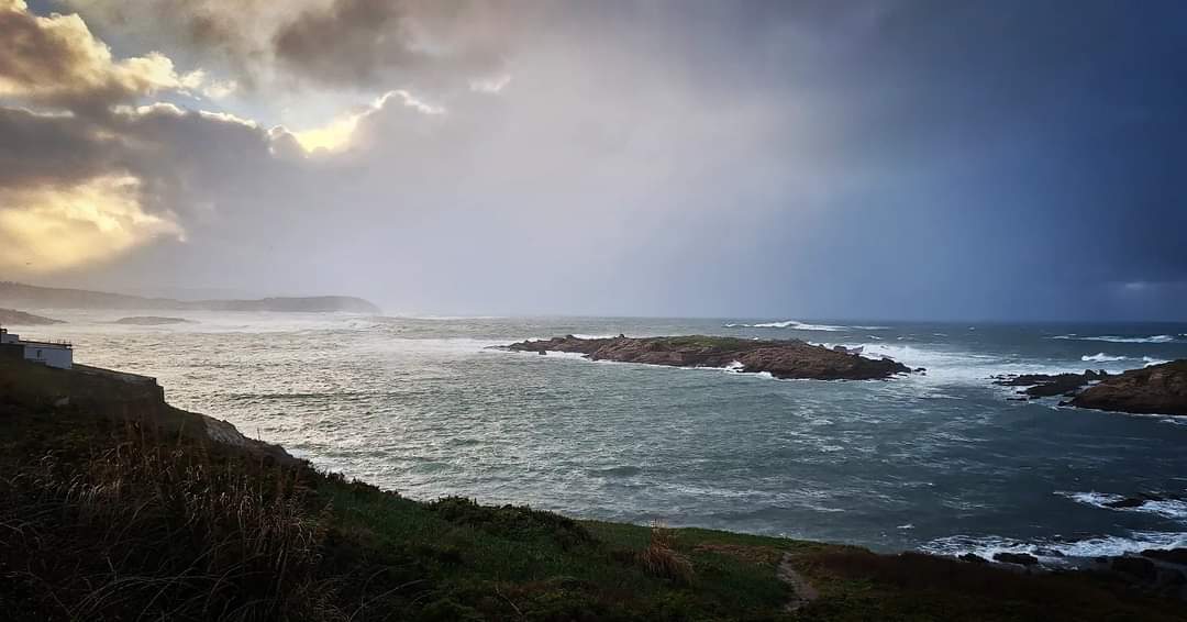 27SoniaGarcia's tweet photo. Atlántico 🌊
#Domingos #borrasca #Galicia #Atlántico #IllasdeSanPedro #Coruña #Otoño #Enmisalsa https://t.co/4zZsh29O0c