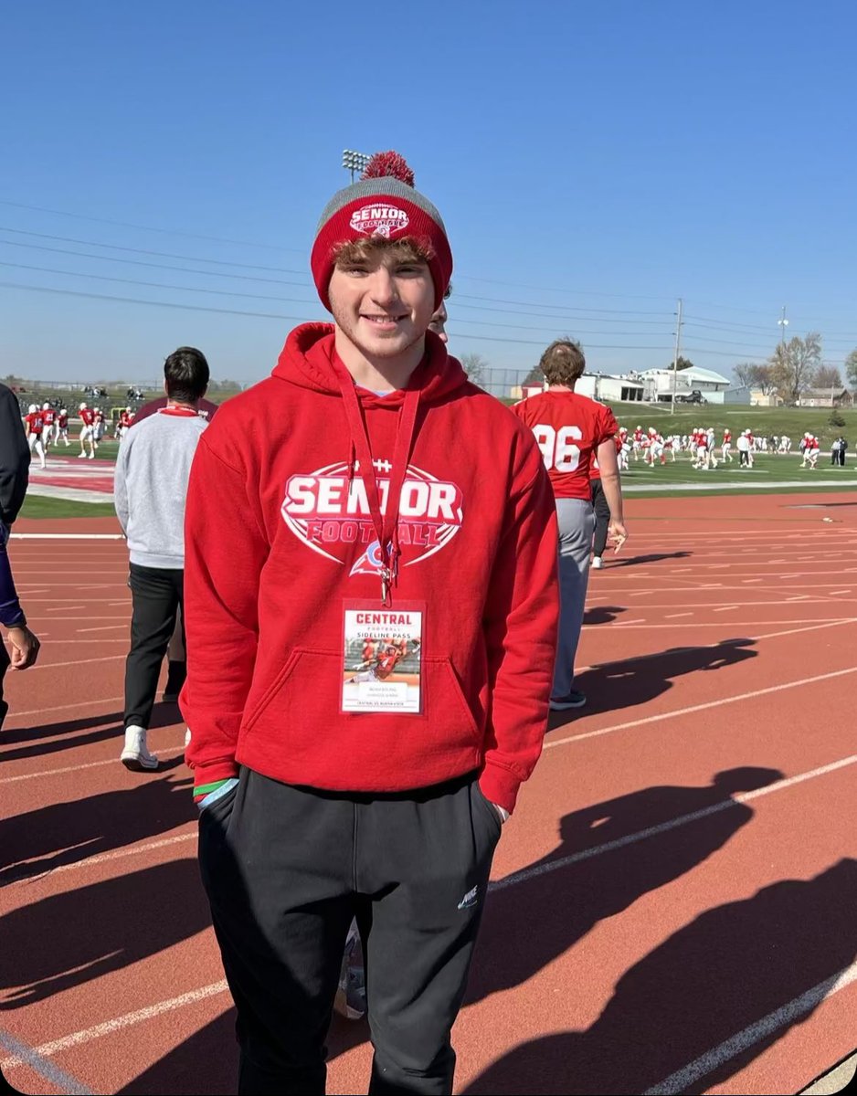 Had a lot of fun yesterday at Central College! Thank you to all of the coaches and staff for having me @CUI_Football <a href="/CoachShep3/">Mitch Shepherd</a> <a href="/mac4fb/">Jeff McMartin</a> <a href="/DBQSrFootball/">DubuqueSeniorHSFootball</a> <a href="/seniorramsfball/">DJ Moore</a> <a href="/PrepRedzoneIA/">Prep Redzone Iowa</a>