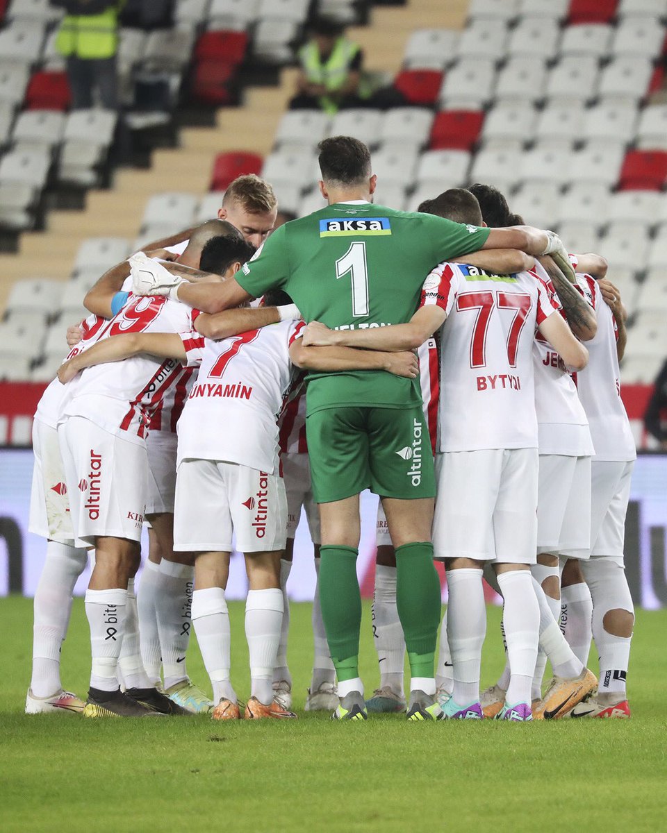 👊🏻  B U R A S I  A N T A L Y A  !

📌 Yağmuru görünce şaşıranlar için bilgilendirme: Yazları sıcak ve kurak, kışları ılık ve yağışlı, takımı cesur ve inançlı…

#BitexenAntalyaspor