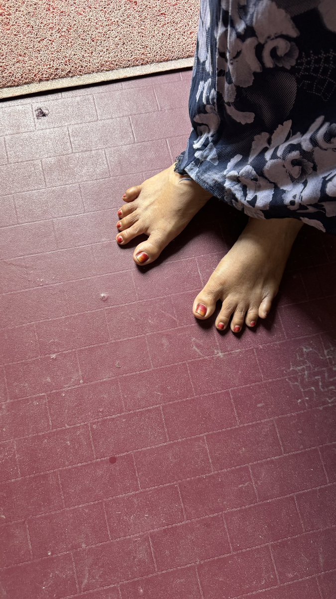 MyFootFunction's tweet image. Currently conducting the world’s first of its kind study on feet & the impact shoes have. The goal is to study 1,000 people in 30 days. #theshoeeffect #SriLanka23