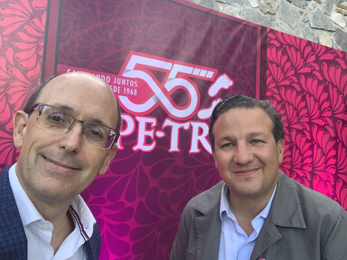 Es un gusto estar junto a mi amigo, colega y empresario en la industria de viajes, <a href="/RTrauwitz/">Roberto Trauwitz</a> mientras celebramos los 55 años de la agencia de viajes <a href="/PeTraOperadora/">PE-TRA Operadora de Viajes</a> 

Esta empresa ha hecho realidad los sueños de viajar de miles de personas. 

¡Felicidades la Familia Trauwitz.!