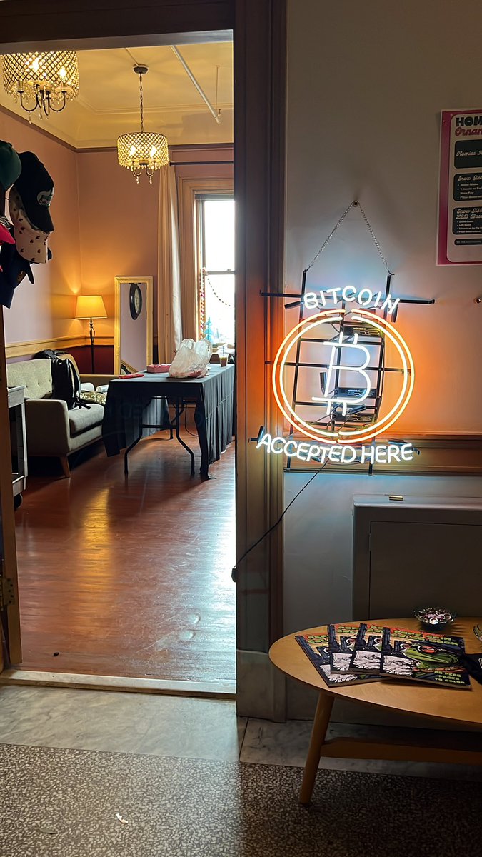 AllStarVintage's tweet image. Meet us at the Tacoma Sunday Market today from 11-4pm. ✌🏽

#CommunityOverEverything 

@BitcoinMagazine