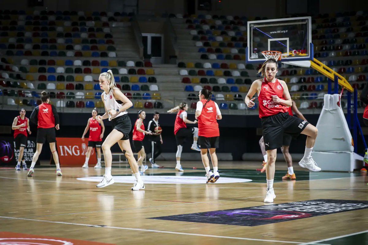 FIBA 2025 Kadınlar Avrupa Şampiyonası Elemeleri’nde Slovakya ile karşılaşacak olan A Kadın Milli Takımımız ilk antrenmanını 5 Kasım Pazar günü gerçekleştirdi. Ay-yıldızlılarımız 9 Kasım Perşembe günü saat 18.30’da Slovakya maçını oynayacağı İzmit Şehit Polis Recep Topaloğlu Spor…