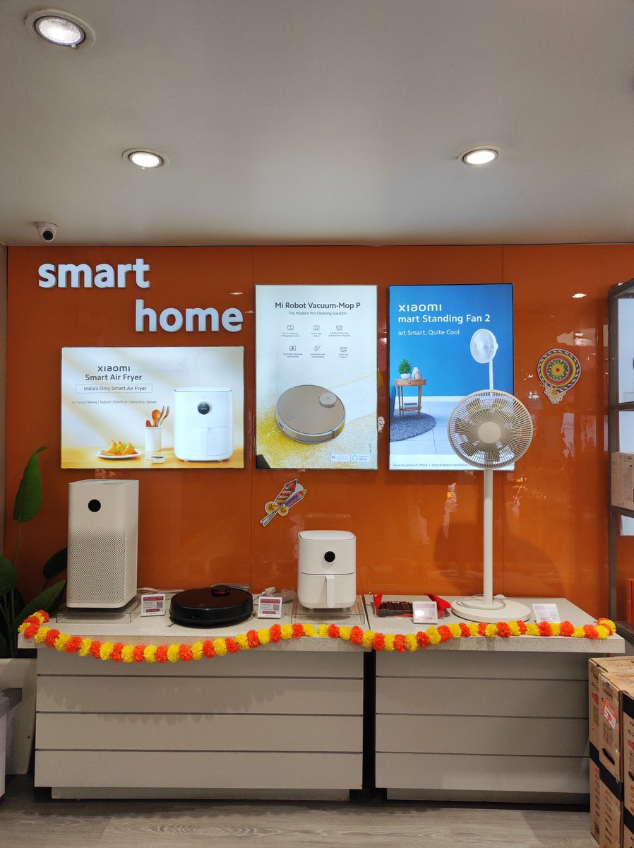 MalikNomaan132's tweet image. It was Memorable😍 Day as we #XiaomiInsiders Enjoyed 🥳 a lot by exploring  Each and Every Product✨ From Xiaomi at @MiHomeIN Dilsukhnagar. 
There were great #DiwaliWithMi celebrations with lot of offers. 
•
#TechSeSmartDilSeSmart #DiwaliWithMi 
@MiFCHyderabad
@themakeavish