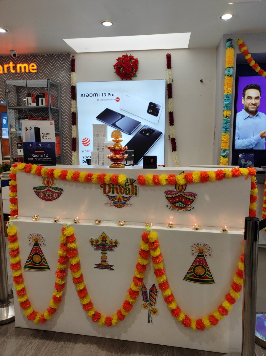 MalikNomaan132's tweet image. It was Memorable😍 Day as we #XiaomiInsiders Enjoyed 🥳 a lot by exploring  Each and Every Product✨ From Xiaomi at @MiHomeIN Dilsukhnagar. 
There were great #DiwaliWithMi celebrations with lot of offers. 
•
#TechSeSmartDilSeSmart #DiwaliWithMi 
@MiFCHyderabad
@themakeavish