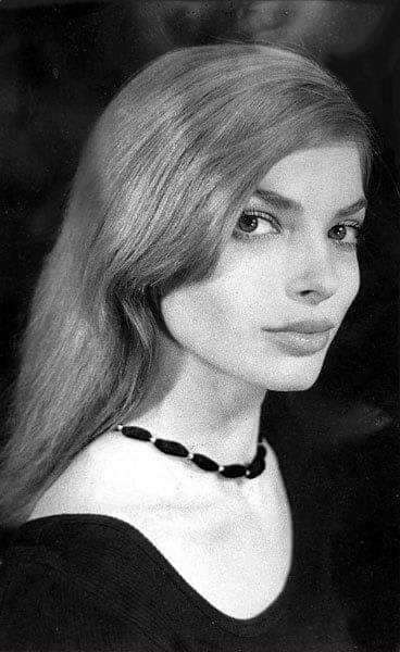 LunaXray's tweet photo. The most beautiful,talented writer,model and actress #zoelund She wrote and directed #badleuitenant and worshipped heroin and her beloved rat's until her untimely death in France 1999. Gone too soon. She was a political activist from an early age and wrote many journals. RIP Zoe https://t.co/RJ7cl3TQIL