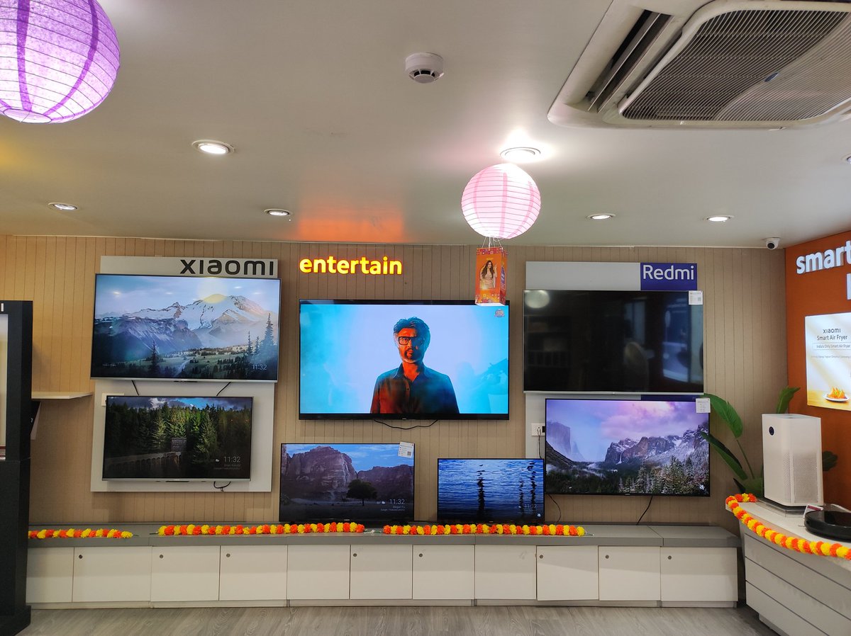 MalikNomaan132's tweet image. It was Memorable😍 Day as we #XiaomiInsiders Enjoyed 🥳 a lot by exploring  Each and Every Product✨ From Xiaomi at @MiHomeIN Dilsukhnagar. 
There were great #DiwaliWithMi celebrations with lot of offers. 
•
#TechSeSmartDilSeSmart #DiwaliWithMi 
@MiFCHyderabad
@themakeavish