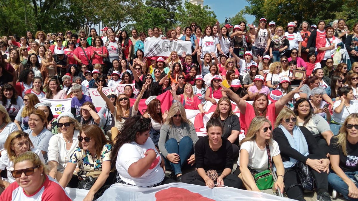 Pensar en conjunto, articular y crecer cada día más.

Más de 1000 mujeres radicales en el 10°
Encuentro Nacional de Mujeres Radicales en Corrientes.