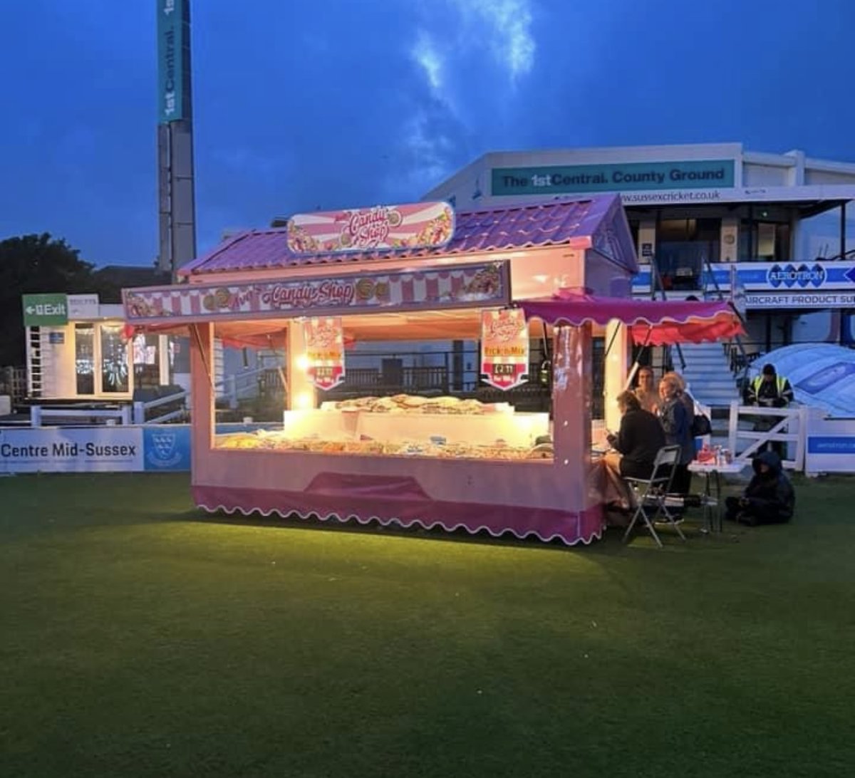 stallfinder's tweet photo. Pick ‘N’ Mix Sweets Mobile Catering Stall | Stallfinder | Find an Event or Stallholder https://t.co/EgoRM3zXVe Gregory’s Event Catering Surrey Kent Greater London UK Stallholders & Events
#picknmix #sweetstall #stallfinder #MHHSBD https://t.co/p5YMlQdZNB