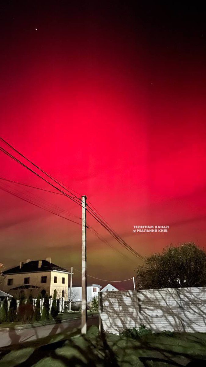 diar_esthetic's tweet photo. #Ukraine, #Kiev Now!
This is a very, very bad sign.

This is a very scary phenomenon for all living things. In simple words, oxygen is burning, a crack in the atmosphere.

#climate #anomaly #LIVESTREAM #sundayvibes #GlobalCrisis https://t.co/PP9i6r6ebp