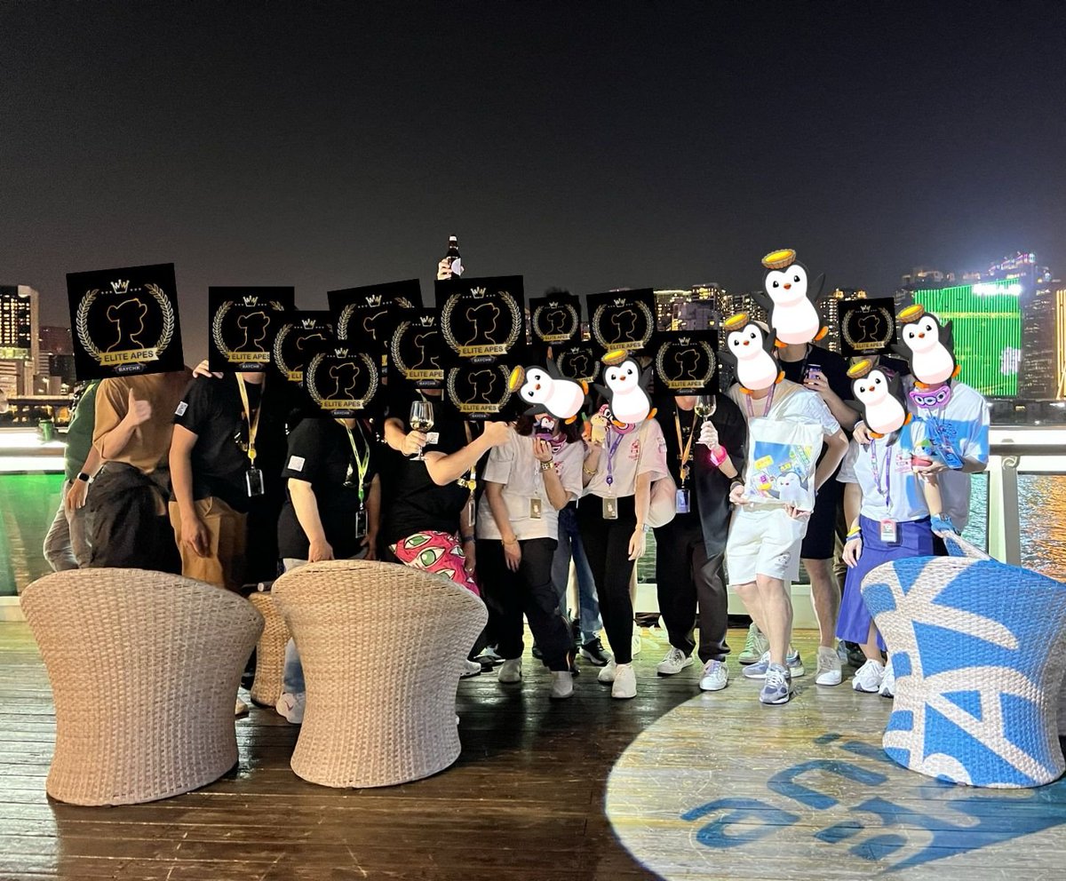 pudgyjohn's tweet photo. 🐧Penguin & Ape🦍
The perfect grand finale to an absolutely surreal time at #ApeFest ! 🎉🌟 A massive thank you to @MocaverseNFT,@animocabrands and @EliteApesHK for organizing this unforgettable cruise and bringing this picture to life! 🚢💫
🔥HK NFT community Together Strong🔥 https://t.co/QCTXoSN8m1