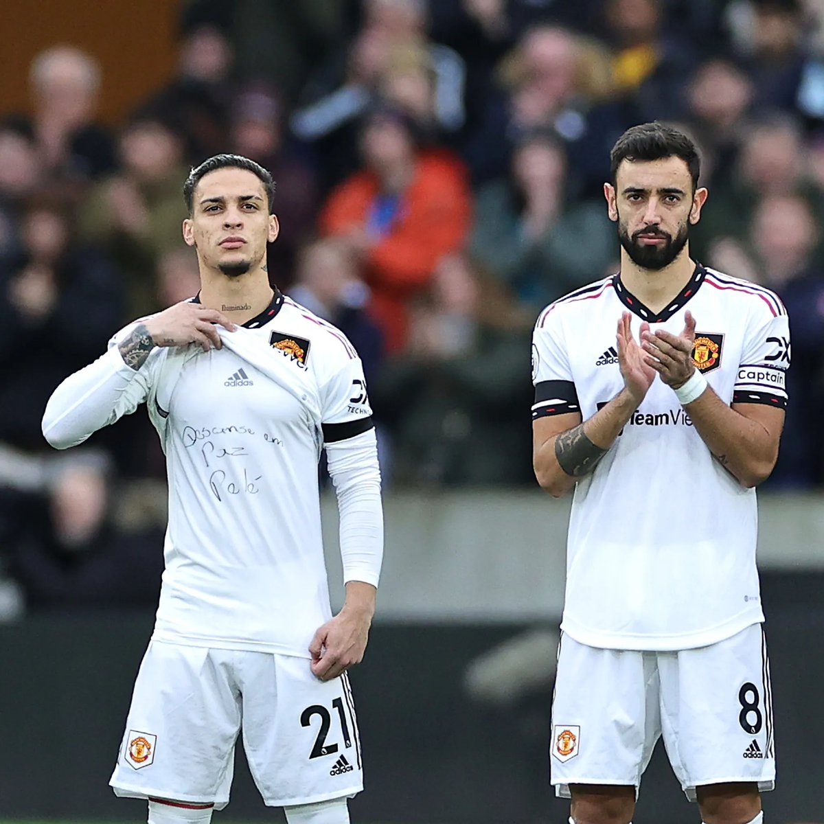 TrollFootball's tweet photo. Antony had to reveal the message before kick off because he knew he wasn't scoring while Diaz was subbed in on 83rd minute and still delivered the message. https://t.co/MDCtcZGzpD