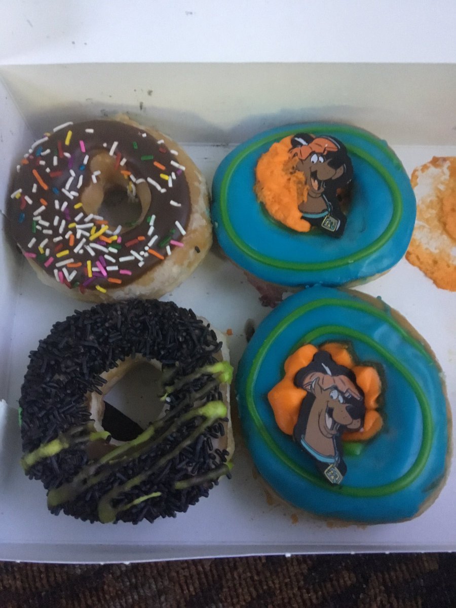 headwatersesh's tweet photo. @iouriamazing @elonmusk Iouri Podladtchikov the donuts are winning https://t.co/t3erBhLeK0 https://t.co/CUT96NmPkz https://t.co/QUKpWtzUq7 Culver City 🌃 loves skateboarding https://t.co/T1ufqBRBFx