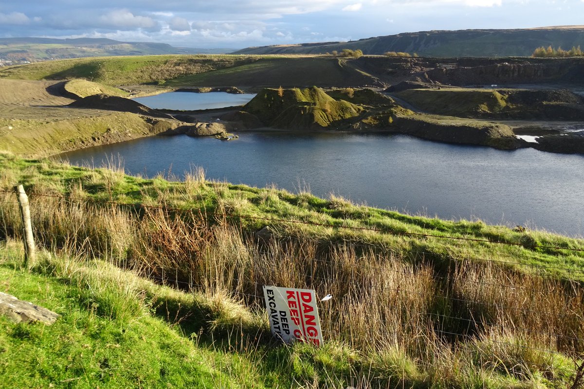funnypenny's tweet photo. Looking at the Scout Moor windmills from afar. Quarry ramble for a change, along West Pennine Way exploring The Valley of Stone. #granequarries #RossendaleWay #WestPennineWay #LancashireWay #OswaldtwistleMoor https://t.co/AI9AMfJTdn