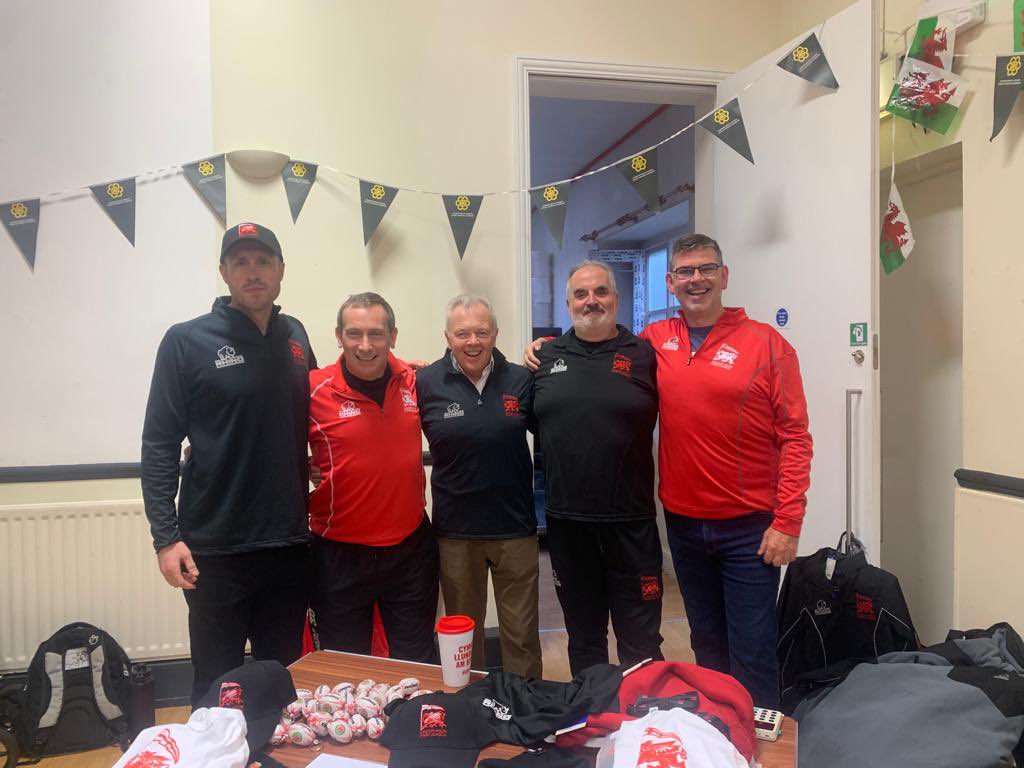 dragon_dewi's tweet photo. The word legend is overused but weโre lucky to have @CaiGriffiths here with @LondonWelshRFC.
Giving time today to support grassroots rugby, @LWMiniRFC and the wider Welsh speaking community in Llundain. Class. ๐๐๐๐ด๓ ง๓ ข๓ ท๓ ฌ๓ ณ๓ ฟ๐ด๓ ง๓ ข๓ ท๓ ฌ๓ ณ๓ ฟ๐ด๓ ง๓ ข๓ ท๓ ฌ๓ ณ๓ ฟ
@YGLlundain @LondonWelshCCLL #Halibalw https://t.co/TVq7G66Pif