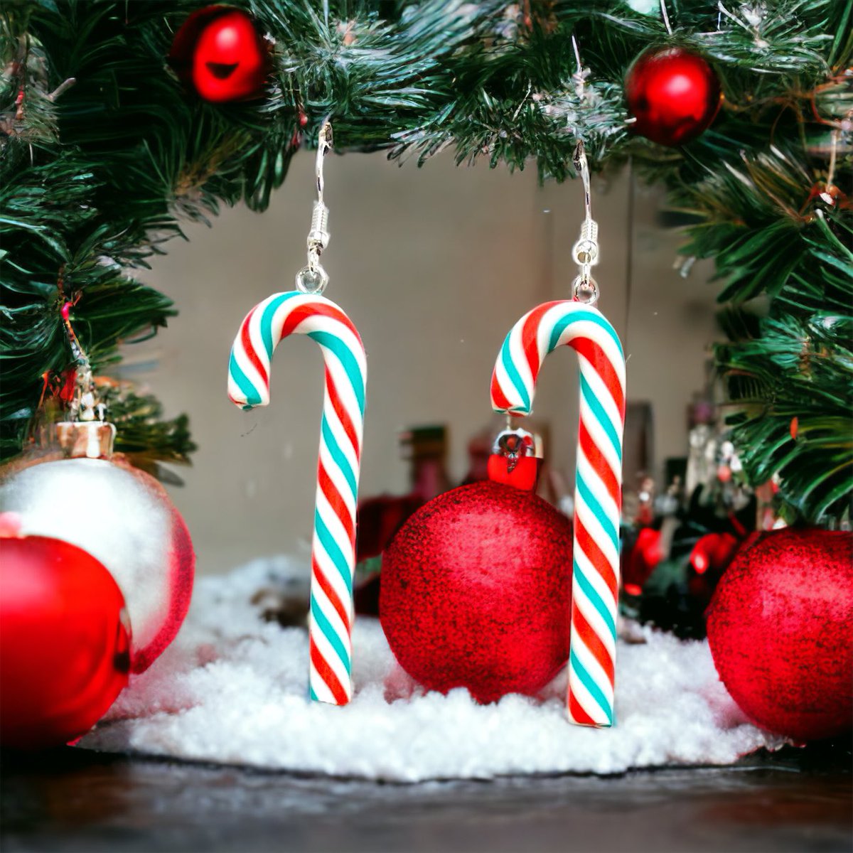 Green, Red, and White Candy Cane Earrings

gemsandstitchery.etsy.com/listing/158992…

#EtsyStarSeller #jewelrygiftsforher #lastminutegifts #handmadejewelry #smallbusinessbigdreams #handmadewithlove #earringsoftheday #jewelrydesigner #etsyseller #ChristmasJewelry