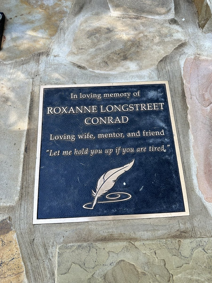 rachelcaine's tweet photo. In her final wishes, R asked us to put a bench in a local park for her. In her words, “I just want to hold people up when they’re tired. I think that would be nice.” https://t.co/aZUtgE1sAE